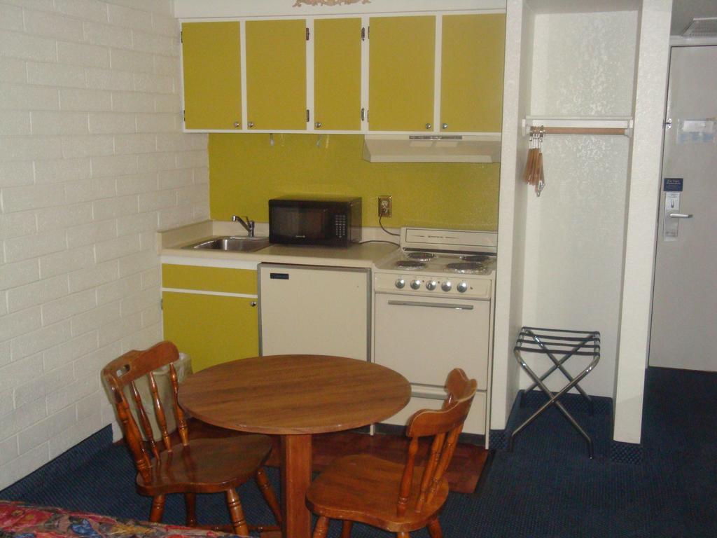 לייק הבאסו סיטי Travelers Inn Lake Havasu חדר תמונה