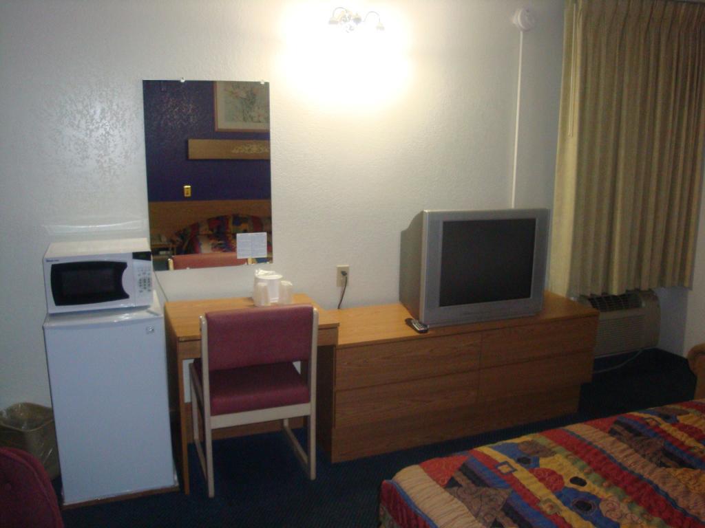 לייק הבאסו סיטי Travelers Inn Lake Havasu חדר תמונה