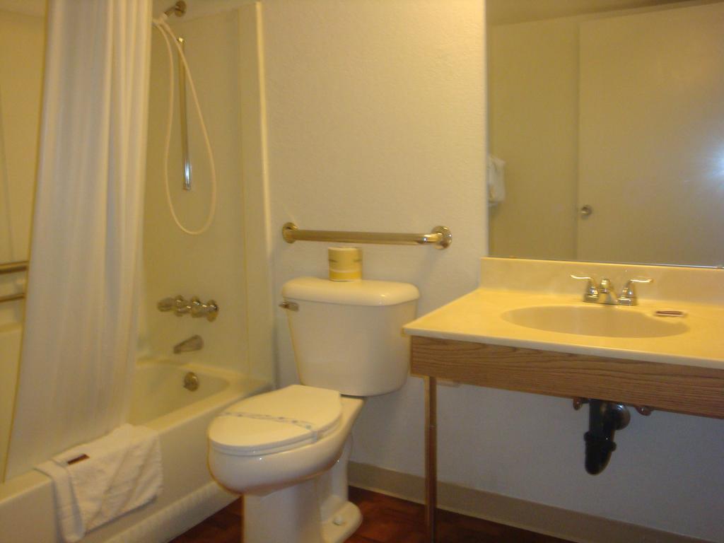 לייק הבאסו סיטי Travelers Inn Lake Havasu חדר תמונה