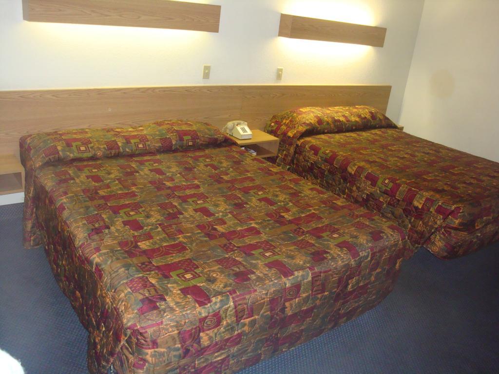 לייק הבאסו סיטי Travelers Inn Lake Havasu מראה חיצוני תמונה